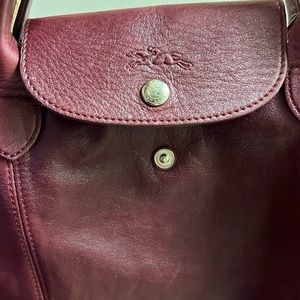 Longchamp X-Large leather tote with crossbody strap. Maroon
